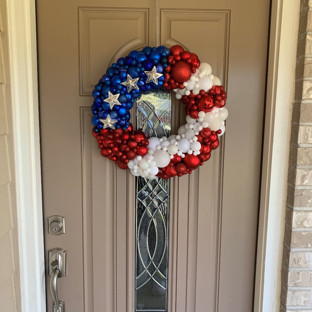 Patriotic American Wreath - Picture 2 of 5